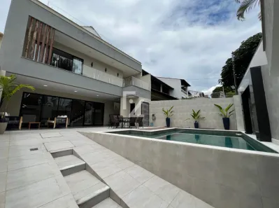Casa de Condomínio com 3 Quartos à venda, 310m² no Taquara, Rio de Janeiro