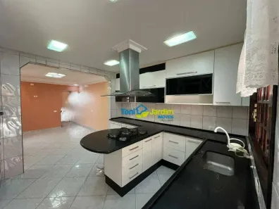 Sobrado com 4 Quartos à venda, 232m² no Parque das Nações, Santo André