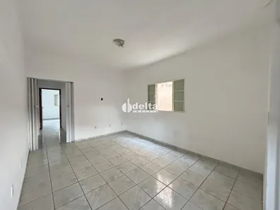 Casa com 3 Quartos para alugar, 172m² no Jardim Canaã, Uberlândia