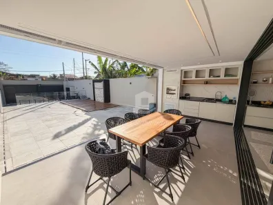 Casa com 4 Quartos à venda, 203m² no Itaipu, Niterói