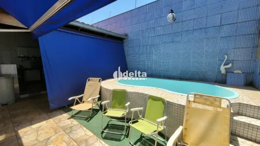 Casa com 4 Quartos à venda, 215m² no São Jorge, Uberlândia