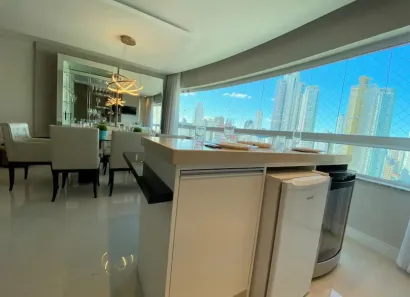 Apartamento com 3 Quartos para alugar, 119m² no Centro, Balneário Camboriú