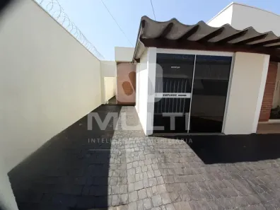 Casa com 3 Quartos para alugar, 180m² no Nossa Senhora Aparecida, Uberlândia