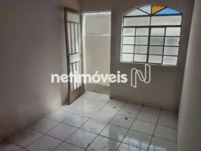 Casa com 2 Quartos para alugar, 50m² no Heliópolis, Belo Horizonte