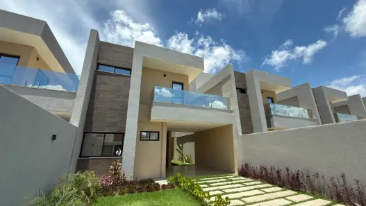 Sobrado com 4 Quartos à venda, 170m² no Pires Façanha, Eusébio
