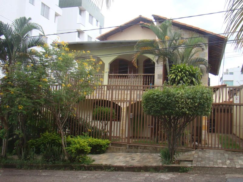 Casa com 5 quartos — Castelo, Belo Horizonte