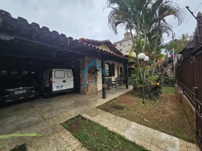 Casa com 3 Quartos à venda, 360m² no Glória, Contagem