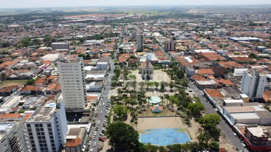 à venda, 800m² no Centro, Mirassol