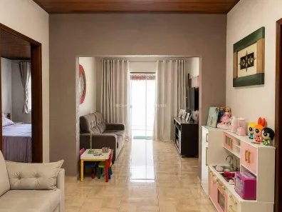 Casa com 4 Quartos à venda, 148m² no Leblon, Uberaba