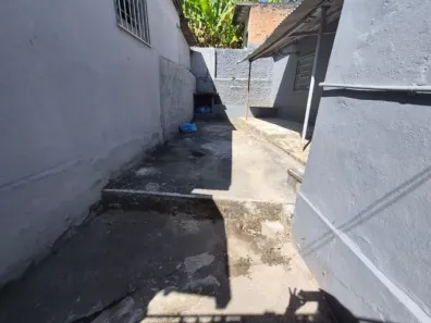 Casa com 1 Quarto para alugar, 2600m² no Santo André, Belo Horizonte