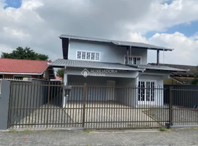 Casa com 4 Quartos à venda, 170m² no João Costa, Joinville