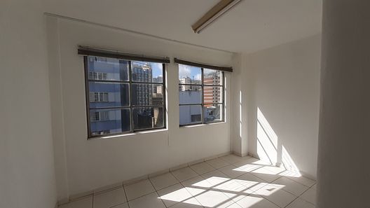 Sala Comercial à venda, 30m² no Centro Histórico, Porto Alegre