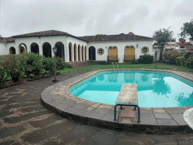 Casa com 5 Quartos à venda, 790m² no Centro, Macaé