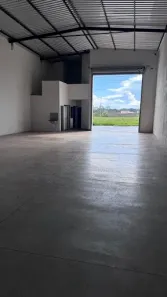 Galpão/Depósito/Armazém para alugar, 250m² no Parque das Laranjeiras, Uberaba