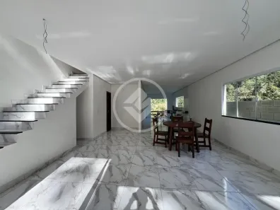 Casa com 4 Quartos à venda, 176m² no Granja Guarani, Teresópolis