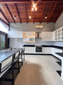 Casa com 3 Quartos à venda, 312m² no Condomínio Residencial Florais dos Lagos, Cuiabá