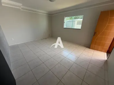 Casa com 3 Quartos para alugar, 117m² no Jardim Karaíba, Uberlândia