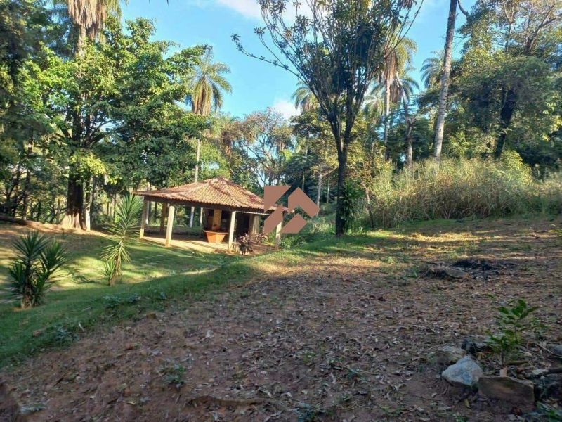 Casa com 6 quartos — Braúnas, Belo Horizonte