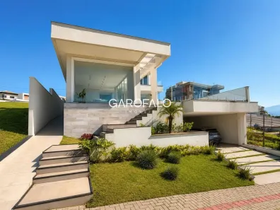 Casa de Condomínio com 4 Quartos para venda ou aluguel, 330m² no Parque Ipiranga, Resende