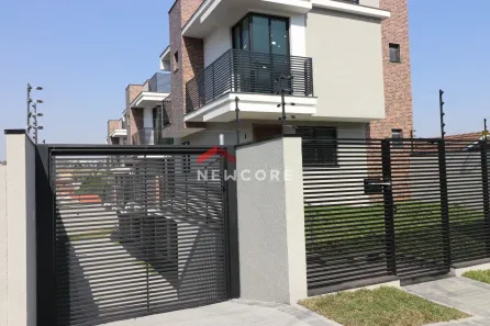 Sobrado com 3 Quartos à venda, 140m² no Tingui, Curitiba