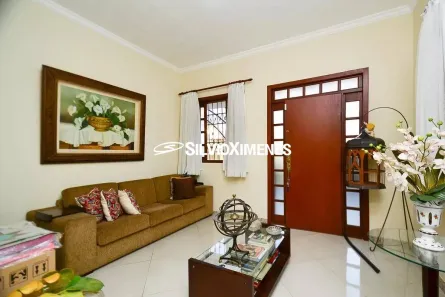Casa com 3 Quartos à venda, 550m² no Colégio Batista, Belo Horizonte