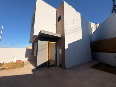Casa com 3 Quartos à venda, 110m² no Manacás, Belo Horizonte