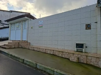 Casa com 3 Quartos à venda, 200m² no Praça Kennedy, Alagoinhas
