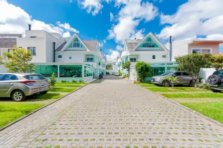 Casa de Condomínio com 2 Quartos à venda, 160m² no Centro Cívico, Curitiba