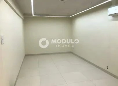 Sala Comercial para alugar, 27m² no Saraiva, Uberlândia