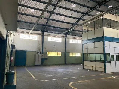 Galpão/Depósito/Armazém para venda ou aluguel, 830m² no Iporanga, Sorocaba