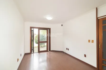 Casa de Condomínio com 3 Quartos para alugar, 125m² no Cavalhada, Porto Alegre
