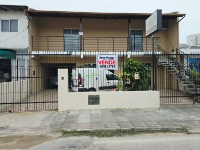 Casa com 4 Quartos à venda, 300m² no Barreiros, São José