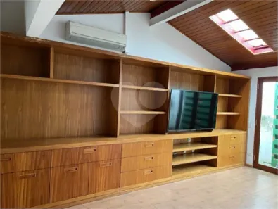 Casa com 3 Quartos à venda, 198m² no Vila Madalena, São Paulo