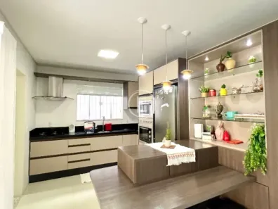 Casa com 3 Quartos à venda, 195m² no Forquilhinha, São José
