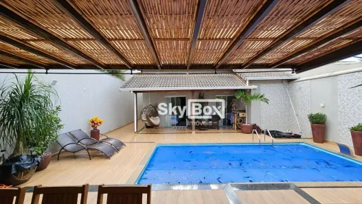 Casa com 3 Quartos à venda, 242m² no Jardim Karaíba, Uberlândia