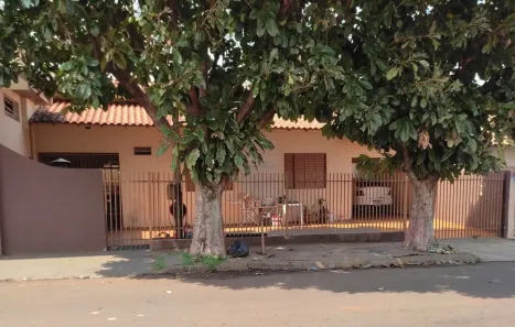 Casa com 3 Quartos à venda, 265m² no Vila Martins, Ibiporã