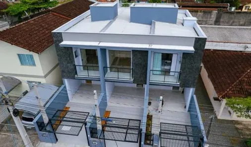 Sobrado com 2 Quartos à venda, 110m² no Costa e Silva, Joinville