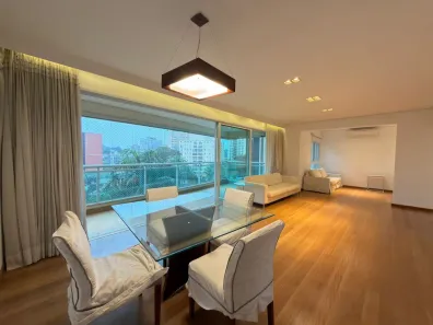 Apartamento com 3 Quartos para alugar, 157m² no Cambuí, Campinas