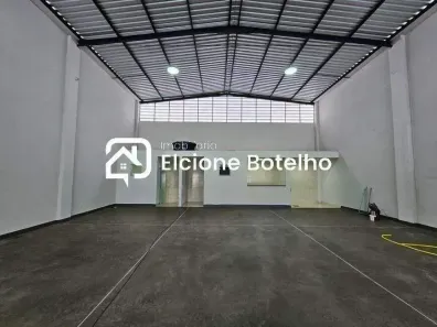 Galpão/Depósito/Armazém à venda, 465m² no Minas Gerais, Uberlândia