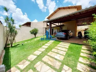 Casa com 4 Quartos à venda, 242m² no Álvaro Camargos, Belo Horizonte