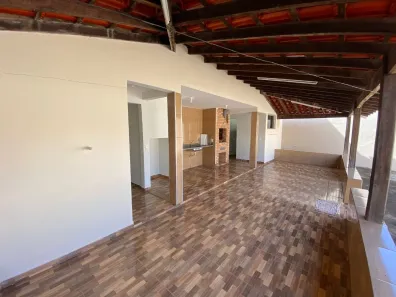 Casa com 6 Quartos para alugar, 260m² no Umuarama, Uberlândia