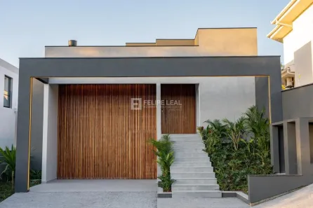 Casa com 3 Quartos à venda, 240m² no Pedra Branca, Palhoça