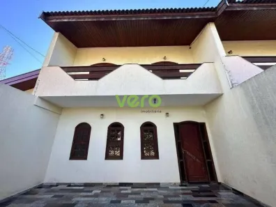 Casa com 3 Quartos para alugar, 137m² no Jardim São Roque, Americana