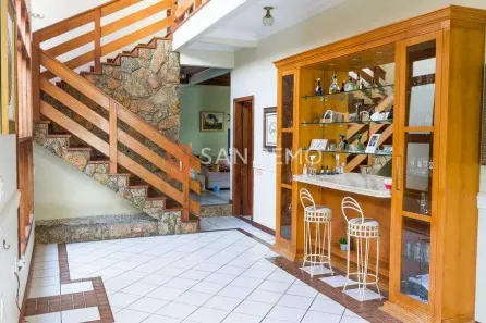 Casa com 5 Quartos para alugar, 330m² no Balneário, Florianópolis