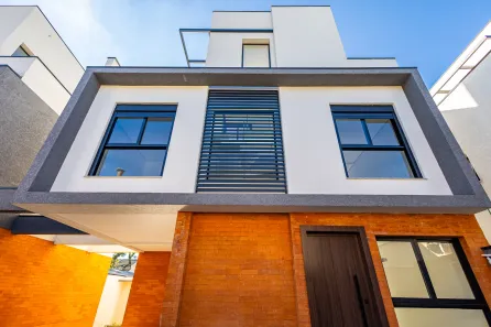 Casa com 3 Quartos à venda, 186m² no Água Verde, Curitiba