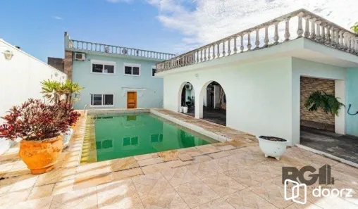 Casa com 4 Quartos à venda, 261m² no Chácara das Pedras, Porto Alegre