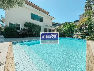 Casa com 4 Quartos à venda, 560m² no Camboinhas, Niterói