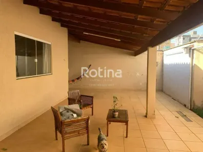 Casa com 3 Quartos à venda, 140m² no Santa Mônica, Uberlândia