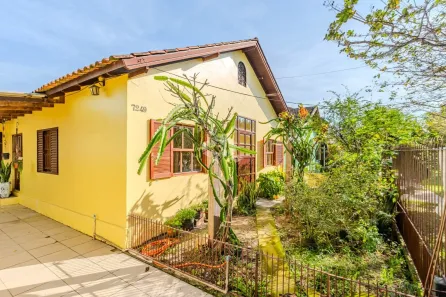 Casa com 2 Quartos à venda, 220m² no Hípica, Porto Alegre