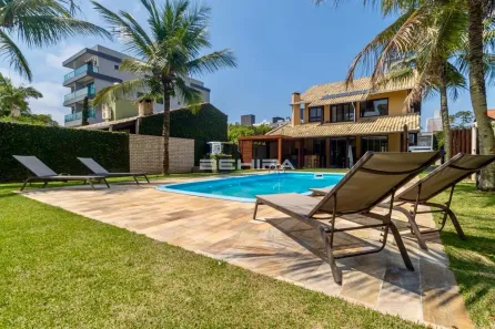Casa com 4 Quartos para alugar, 250m² no Canto Grande, Bombinhas